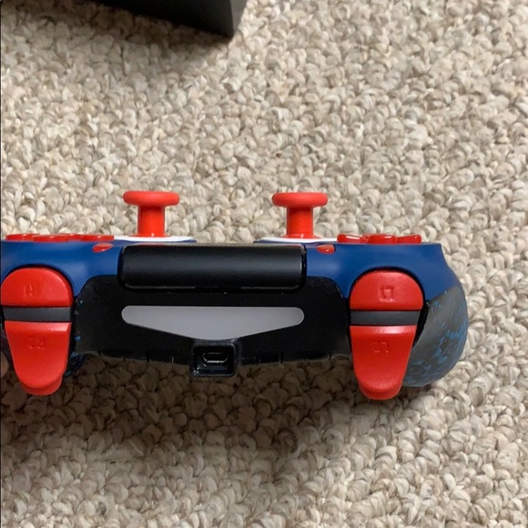 PS4 scuff controller - Picture 4 of 4